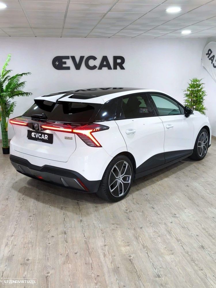 MG MG4 64 kWh Luxury - 28