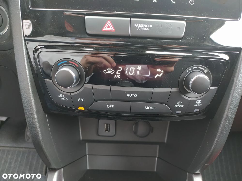 Suzuki Vitara 1.4 Boosterjet mHEV Premium Plus 2WD - 28