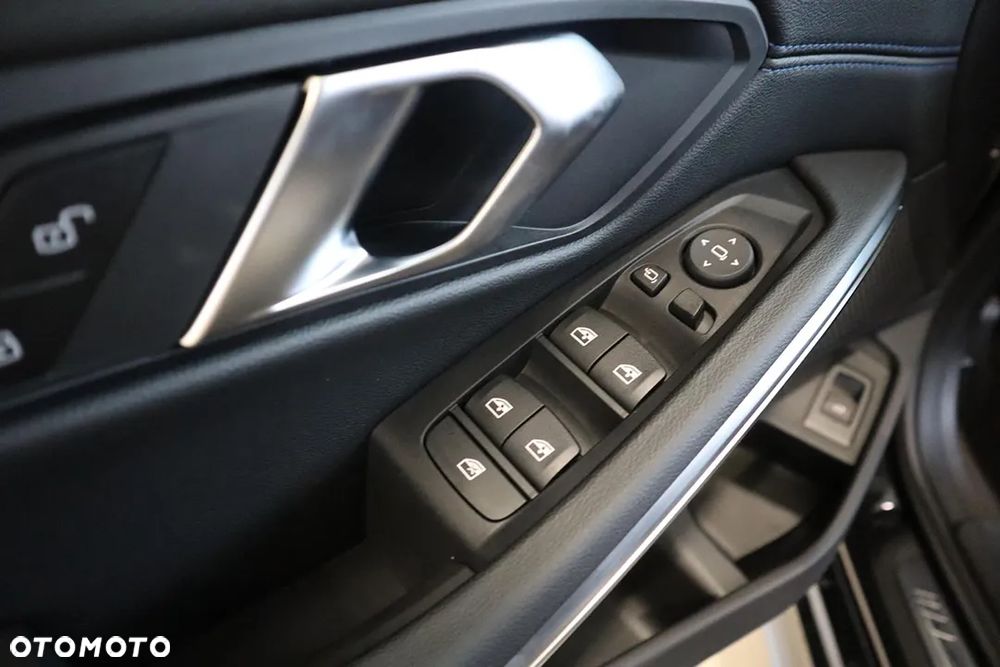 BMW Seria 3 320d xDrive mHEV M Sport - 8