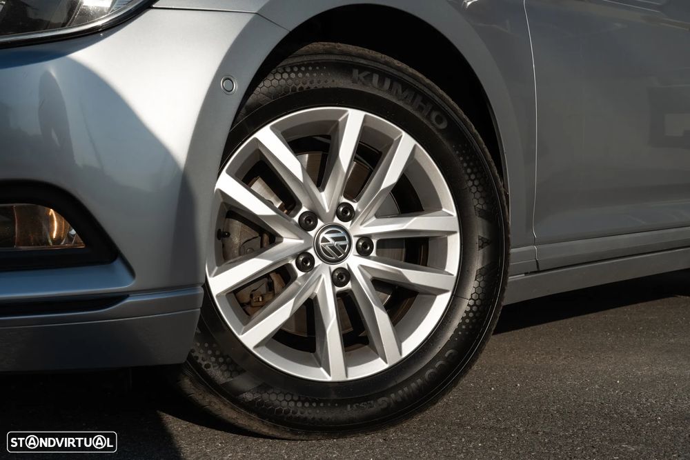 VW Passat Variant 1.6 TDI SCR DSG Business - 8
