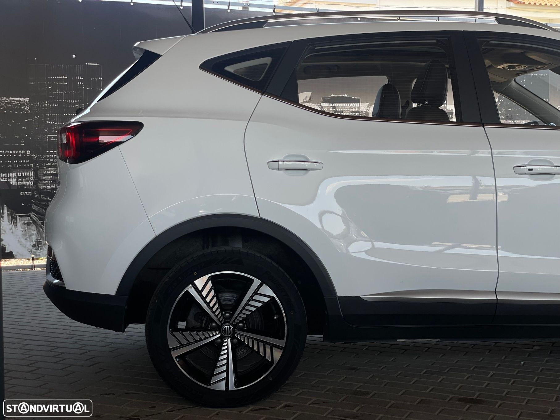 MG ZS EV Luxury - 9