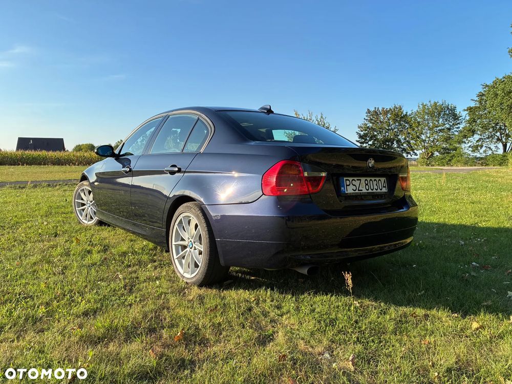 BMW Seria 3 320i - 3