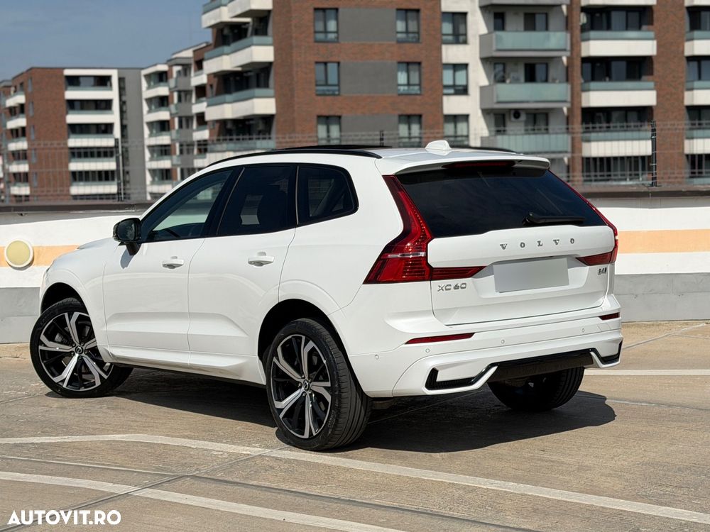 Volvo XC 60 B4 MHEV AT8 AWD R-Design - 17