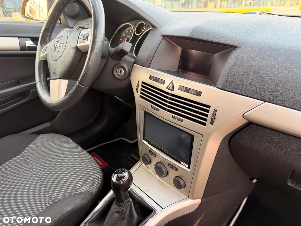 Opel Astra 1.8 Sport - 17