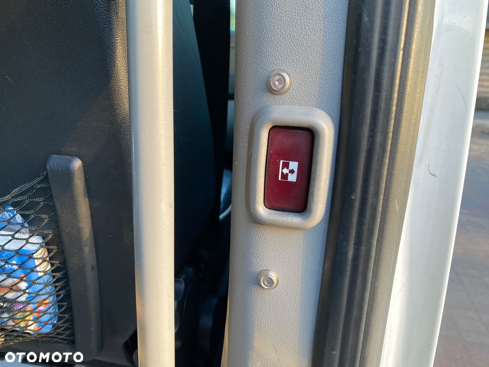 Mercedes-Benz SPRINTER 9 osób - 14