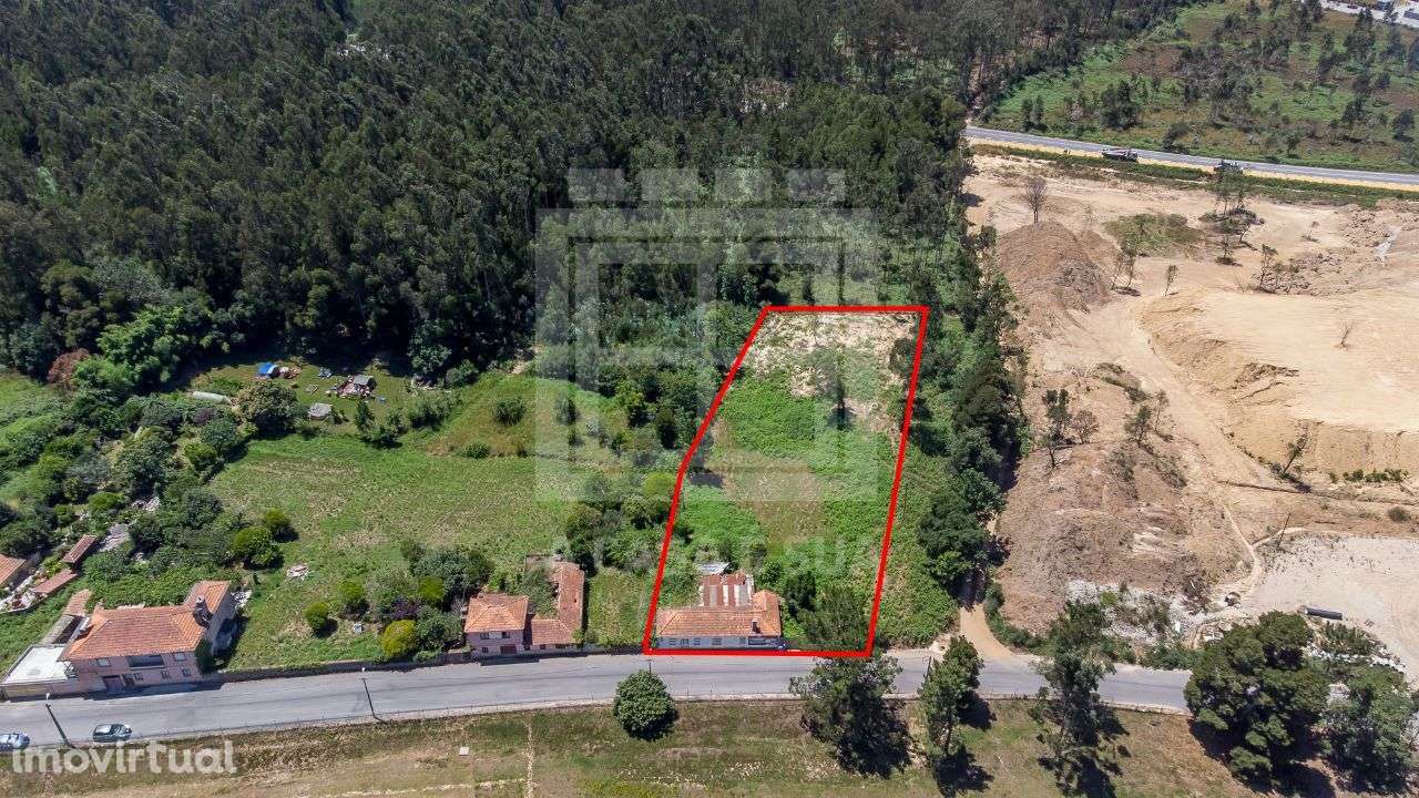 Terreno com projeto aprovado para 2 moradias geminadas - Grande imagem: 2/24