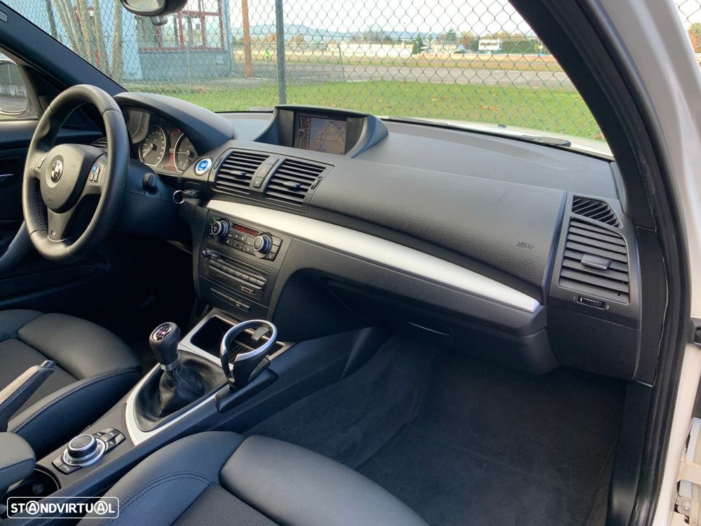 BMW 118 d Pack M - 19