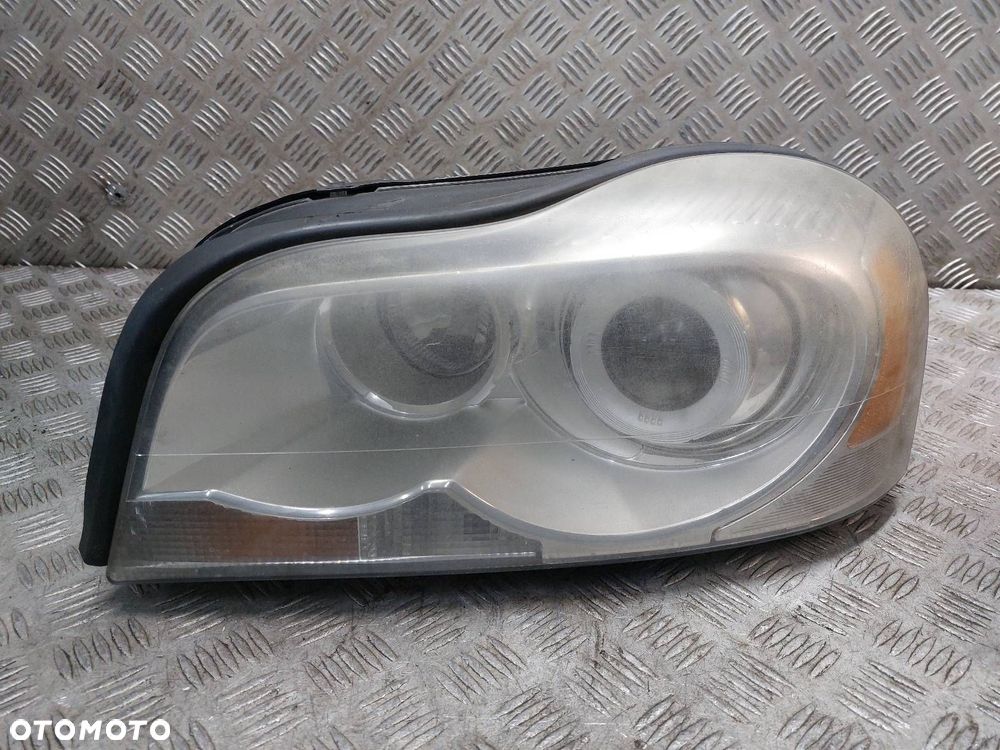 LAMPA LEWY PRZÓD VOLVO XC90 I USZKODZONA 30698574 SOCZEWKA - 1
