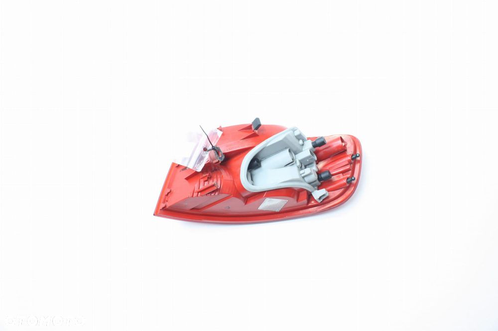 LAMPA TYLNA PRAWA Audi A4 B8 Avant 2.0 TFSI - 3