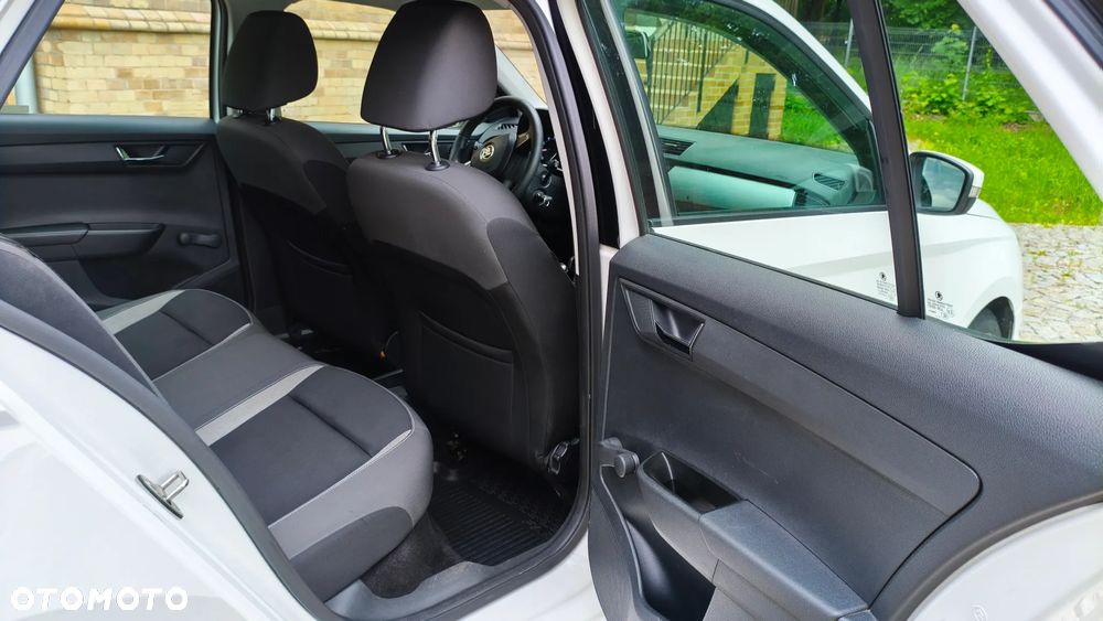 Skoda Fabia 1.0 Ambition - 11