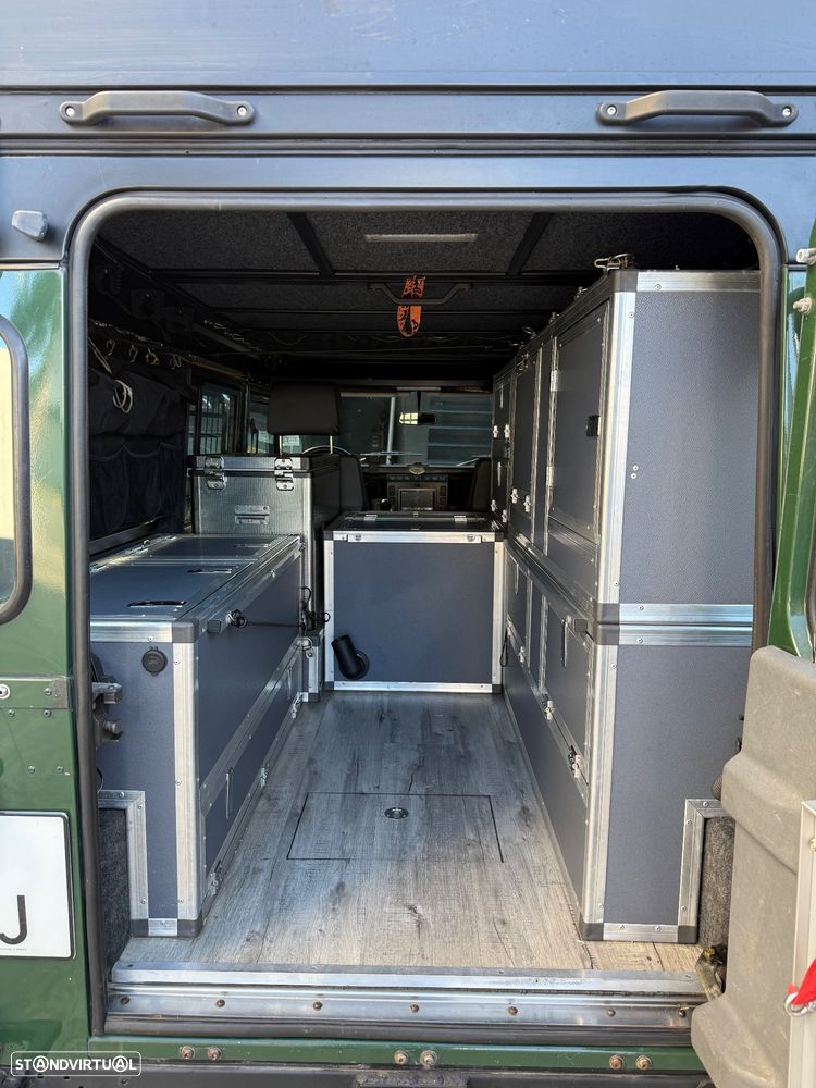Land Rover Defender 110 2.5 Td5 E — fotografia 23
