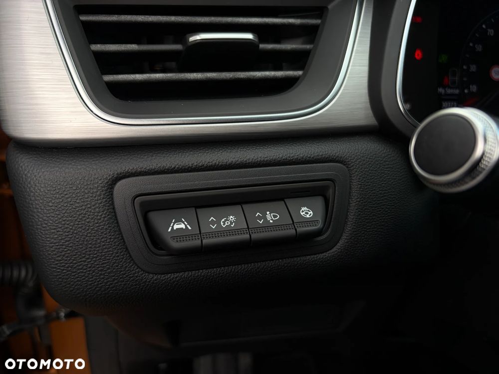 Renault Captur - 32