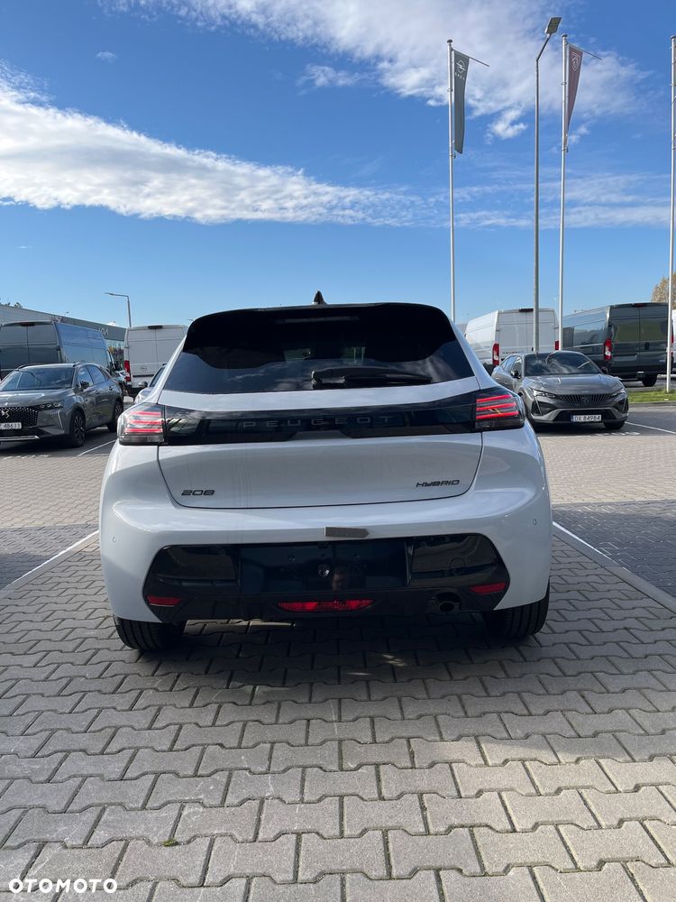 Peugeot 208 - 5