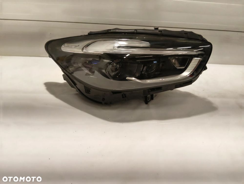 Mercedes-Benz B W247 MULTIBEAM PRZÓD STRONA PRAWA A2479061404 - 2