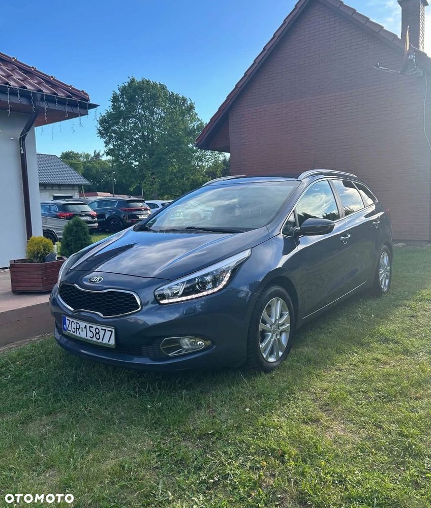Kia Ceed 1.6 CRDi 128 Platinum Edition - 1