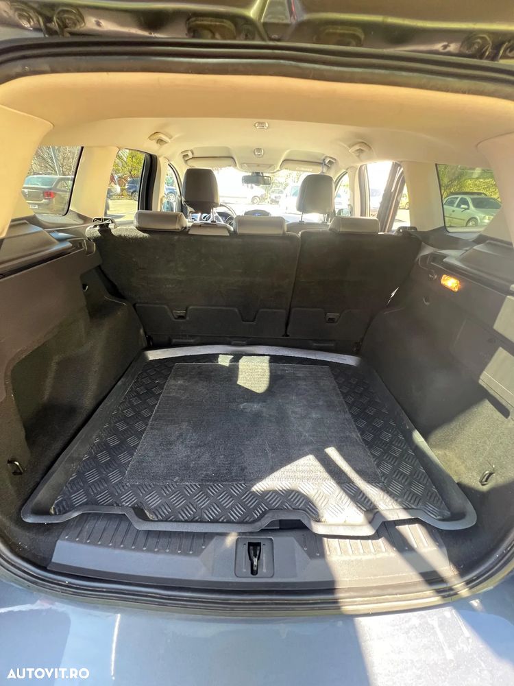 Ford Kuga 2.0 TDCi Powershift 4WD Titanium - 11