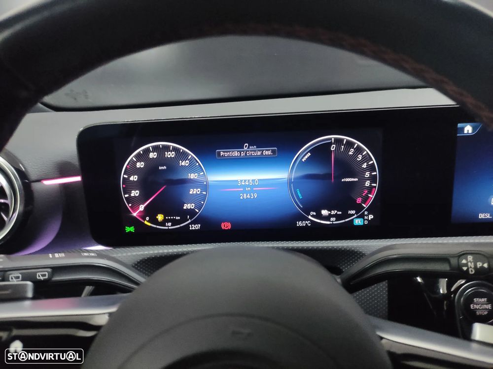 Mercedes-Benz A 250 e AMG Line - 12