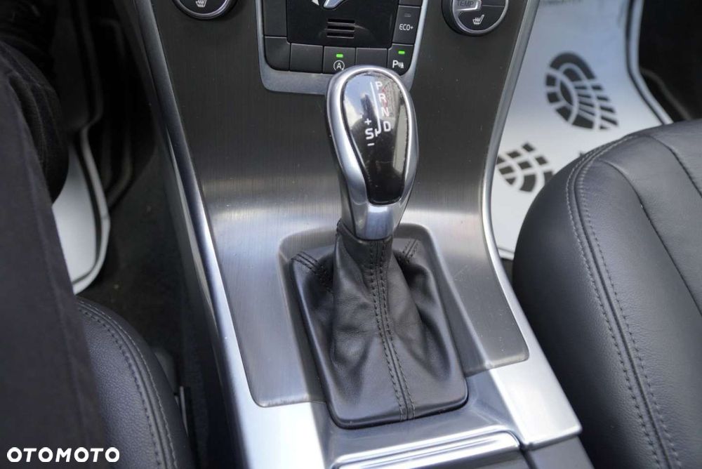 Volvo XC 60 D4 Geartronic Kinetic - 15