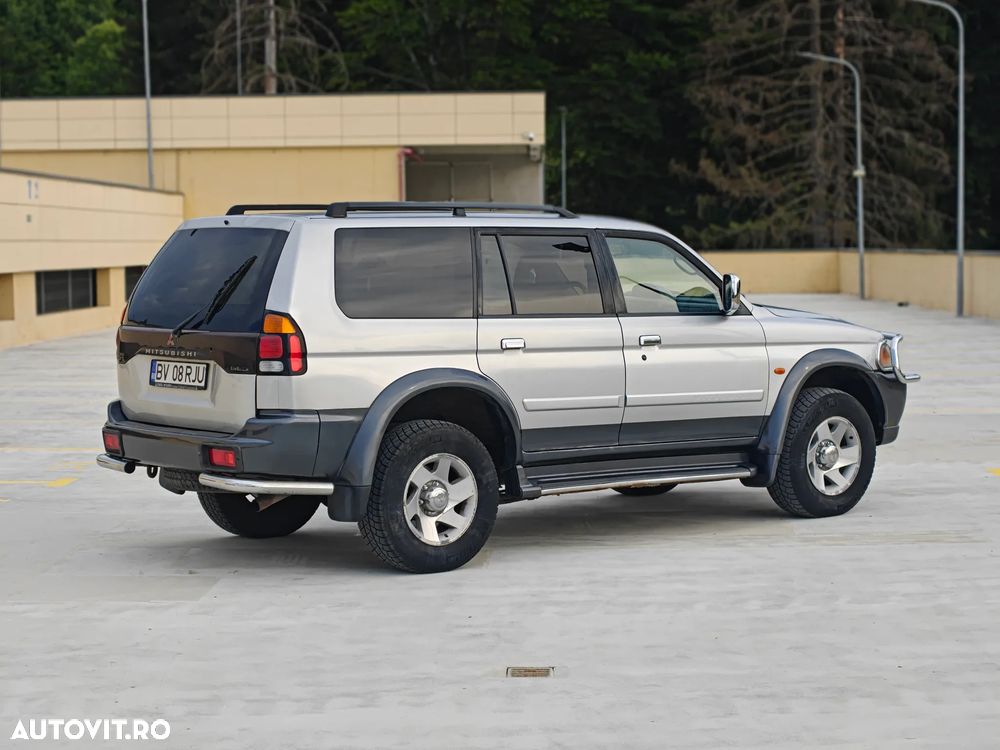 Mitsubishi Pajero Sport 2.5 TD GLS - 11