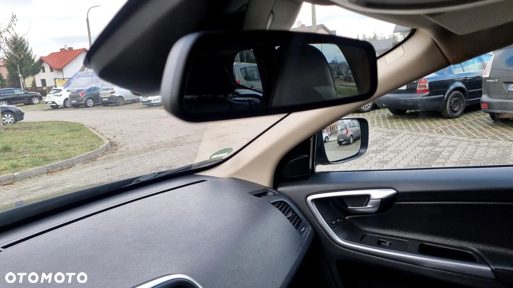 Volvo XC 60 D3 Momentum - 35