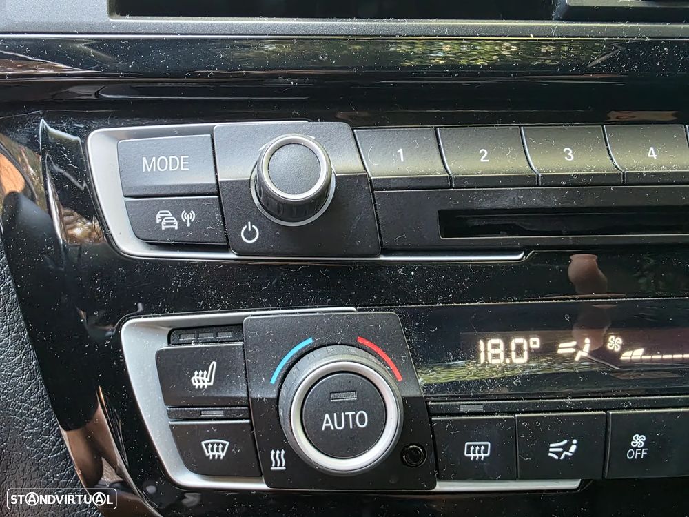 BMW 318 i Pack M Auto - 32