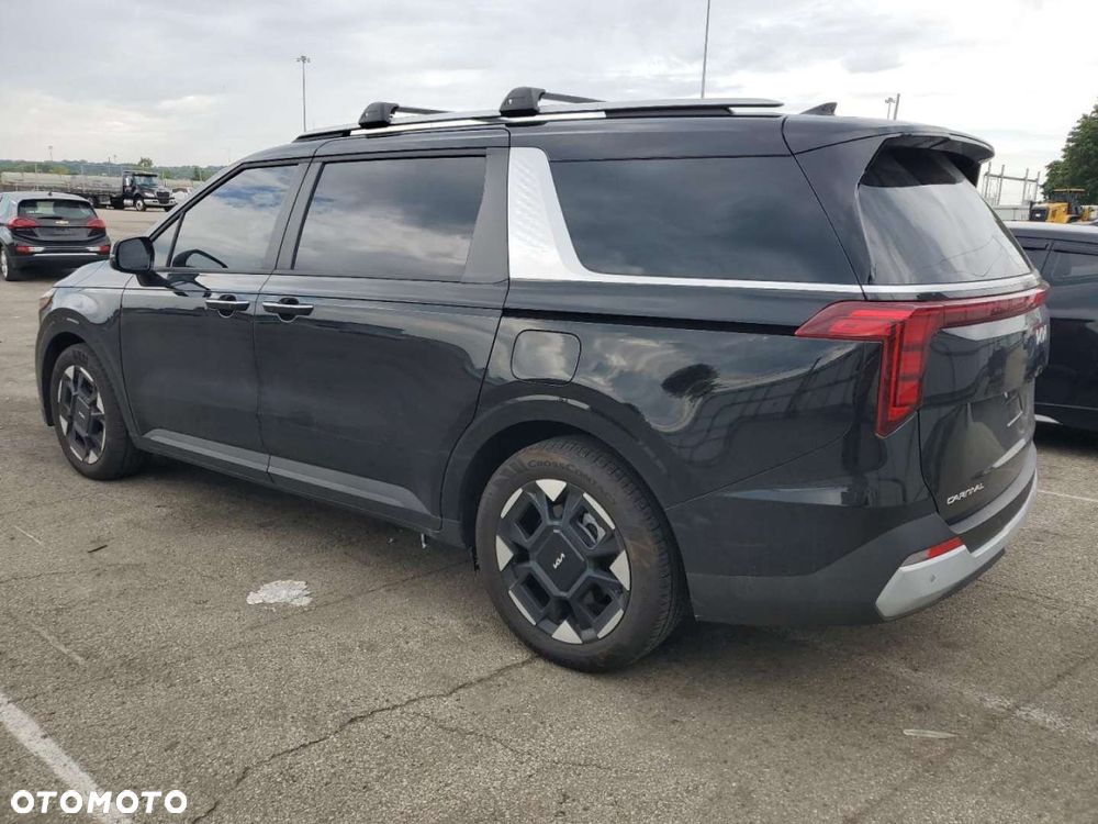 Kia Carnival - 8