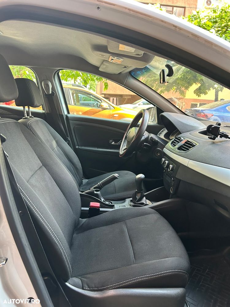 Renault Fluence 1.6 Authentique - 10