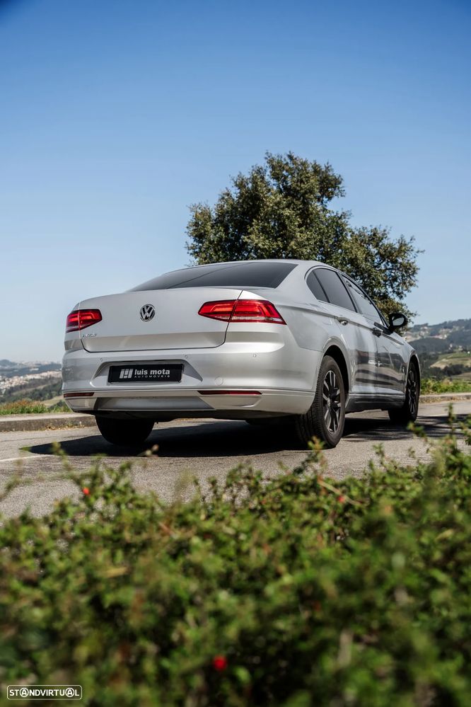 VW Passat 2.0 TDI Highline - 18