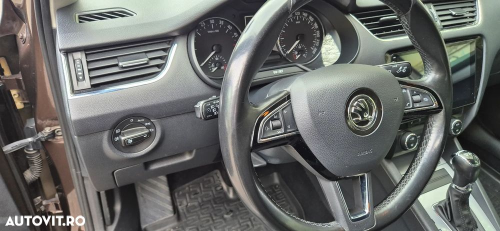 Skoda Octavia 2.0 TDI DSG Ambition - 19
