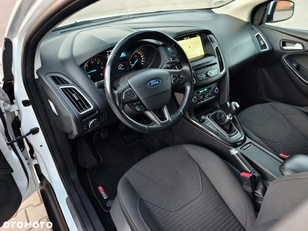 Ford Focus 1.5 EcoBlue Start-Stopp-System TITANIUM DESIGN - 5