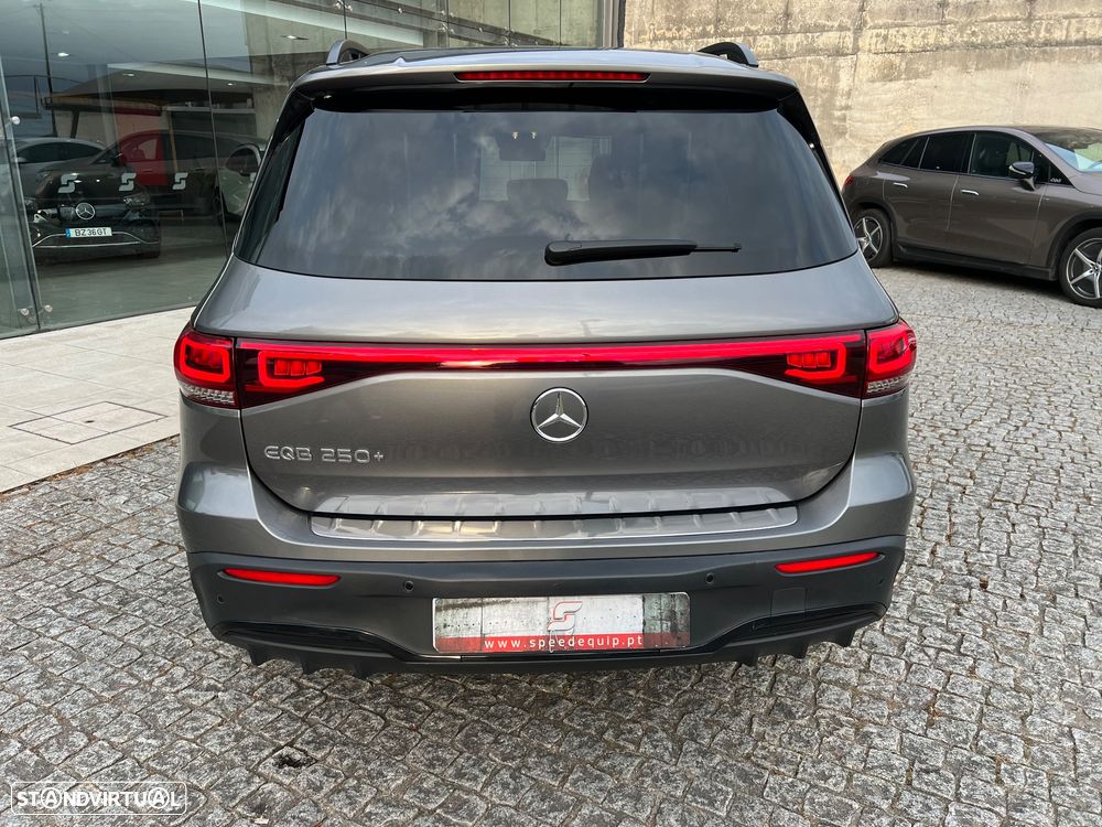 Mercedes-Benz EQB 250+ AMG Line - 7
