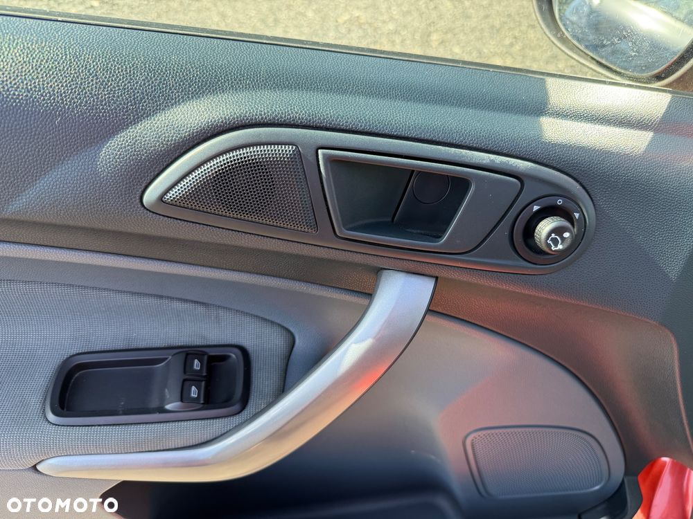 Ford Fiesta 1.4 Autom Ghia - 18