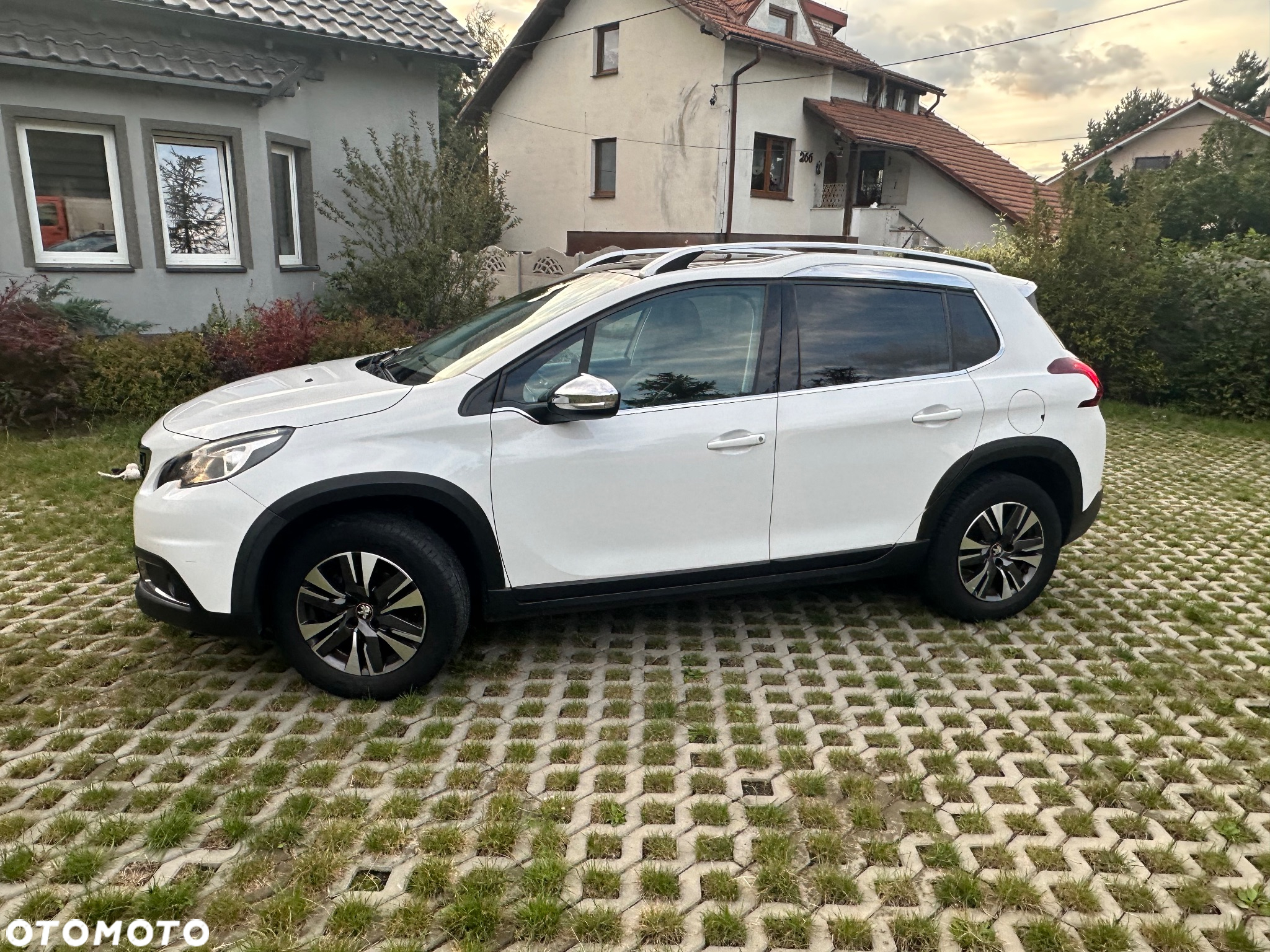 Peugeot 2008 - 7
