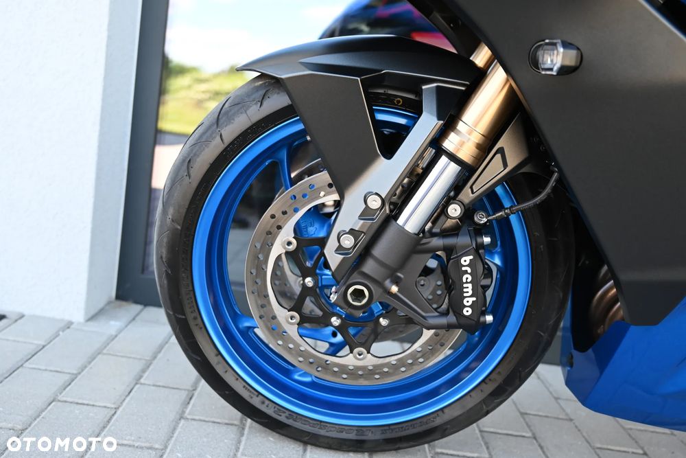 Suzuki GSX 1000 - 22