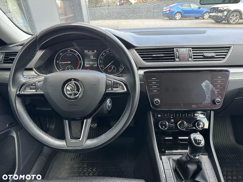 Skoda Superb 2.0 TDI Style - 9