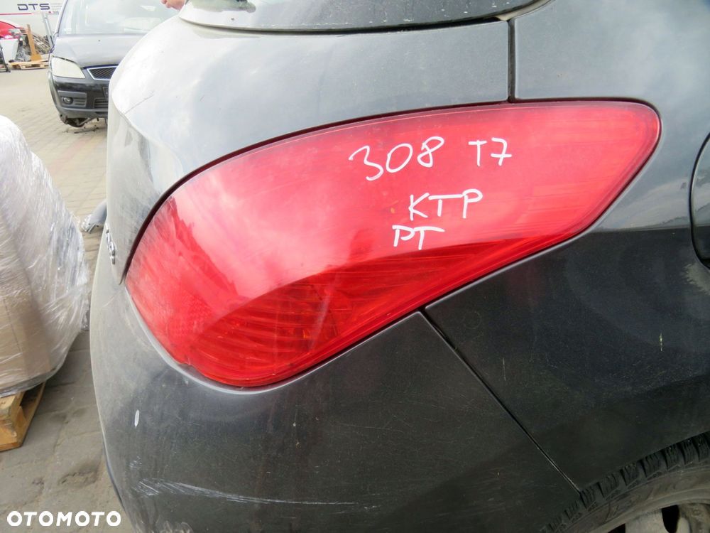 LAMPA TYLNA PRAWA 308 I T7 5D HB  PEUGEOT 2007-2011 - 3