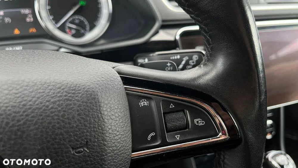 Skoda Superb 2.0 TDI 4x4 L&K DSG - 22