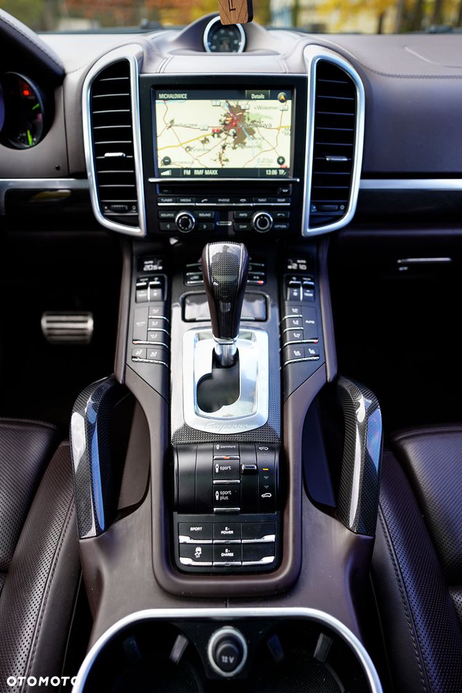 Porsche Cayenne S E-Hybrid - 9
