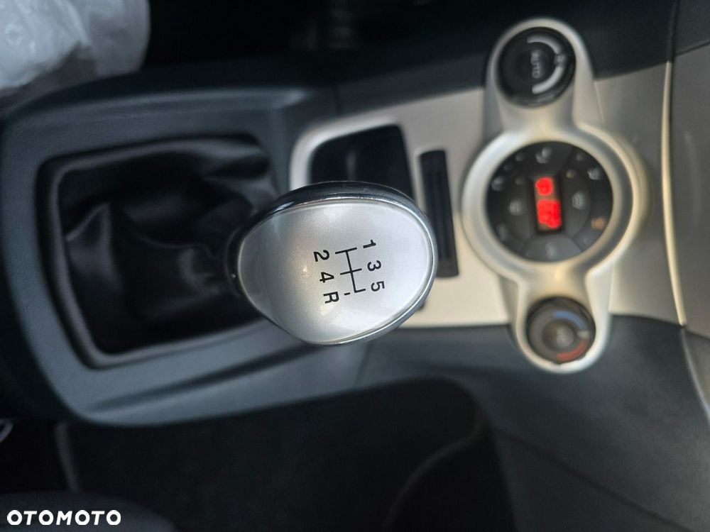 Ford Fiesta - 26