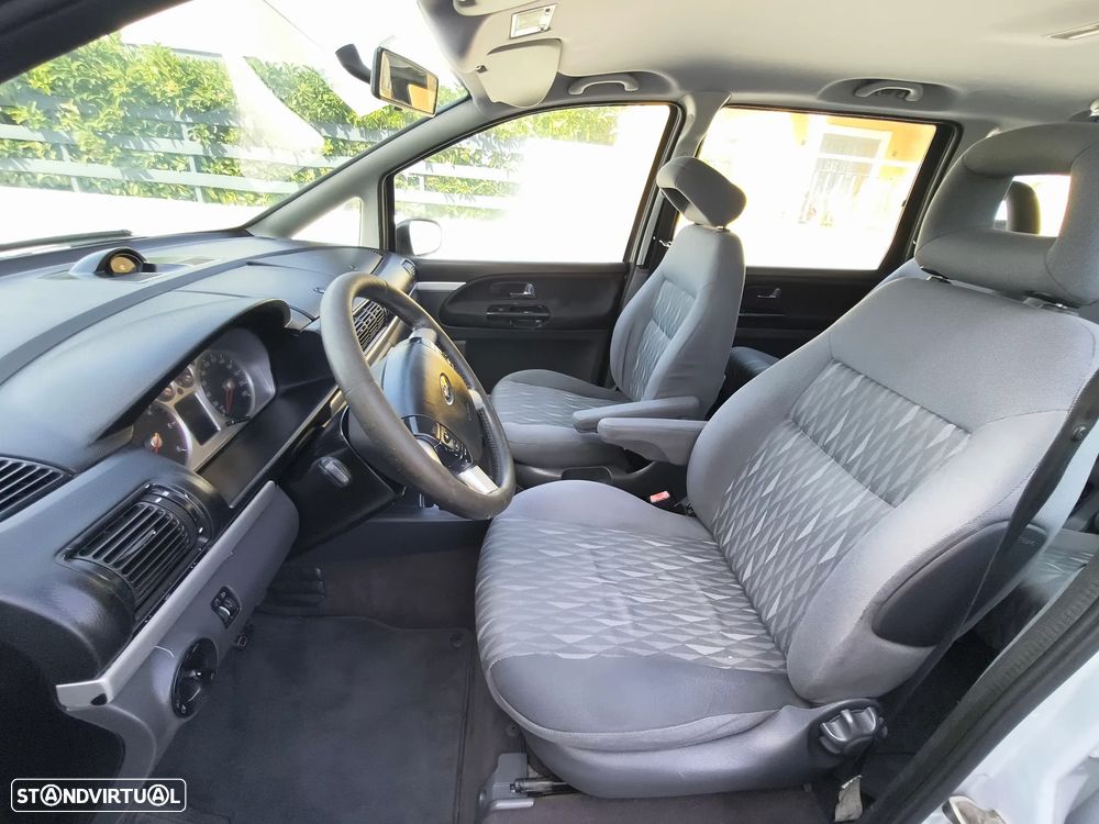Ford Galaxy 1.9 TDi GLX SelectShift - 8