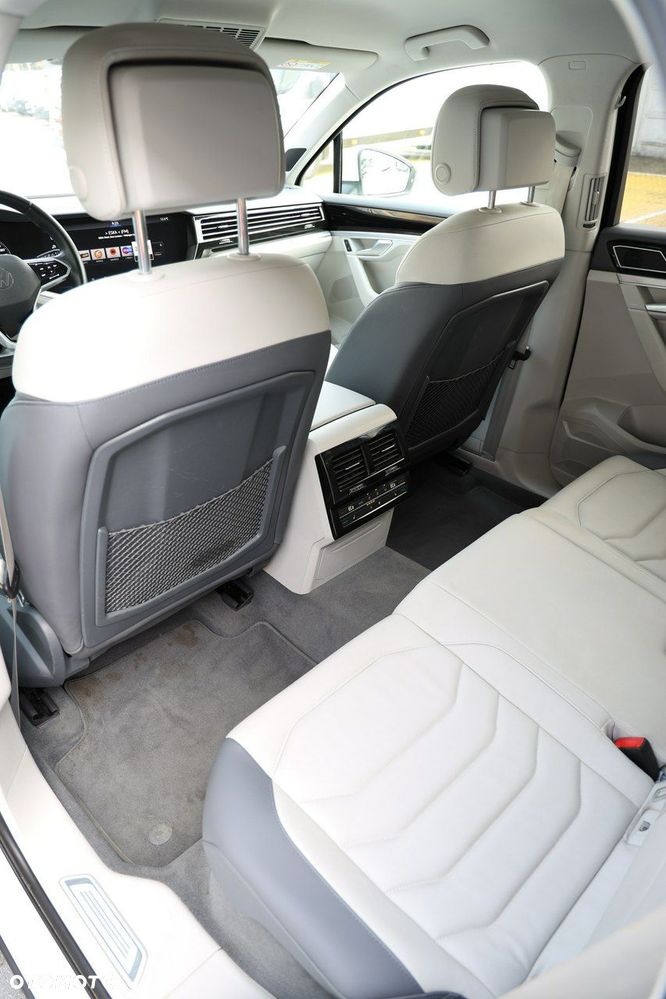 Volkswagen Touareg - 28