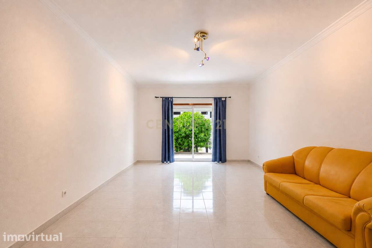 Apartamento T2 com 127m²  a 3 minutos das Praias de Albufeira