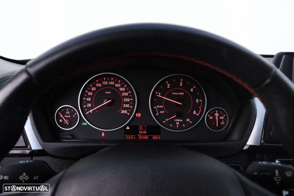 BMW 318 d Touring xDrive Line Sport - 35