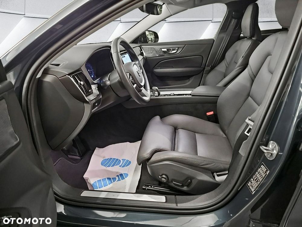 Volvo V60 B4 B Plus Dark - 5