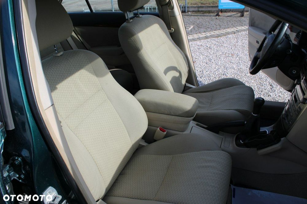 Toyota Avensis - 19