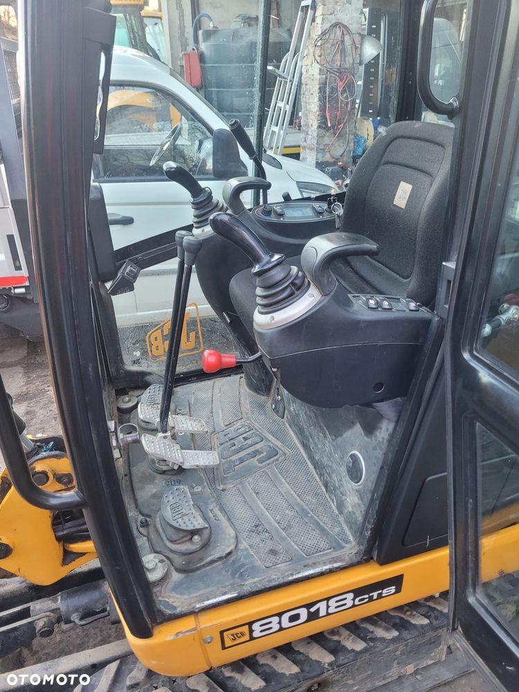 JCB 8018 - 6
