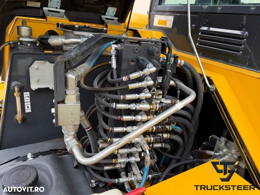 Komatsu PC80MR-5 | JoyStick | Vopsea Originala | AC - 23