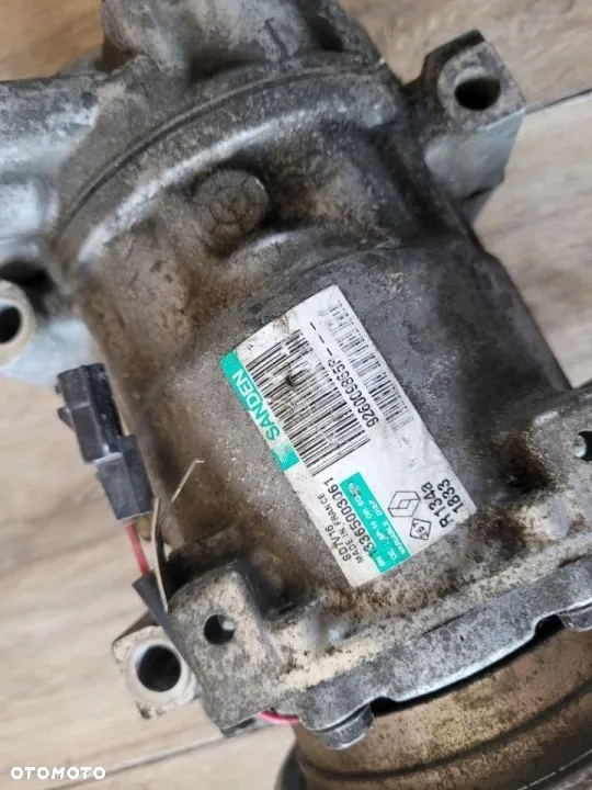 Sprężarka kompresor klimatyzacji Nissan Qashqai J10 1,5 DCI 926009865R - 2