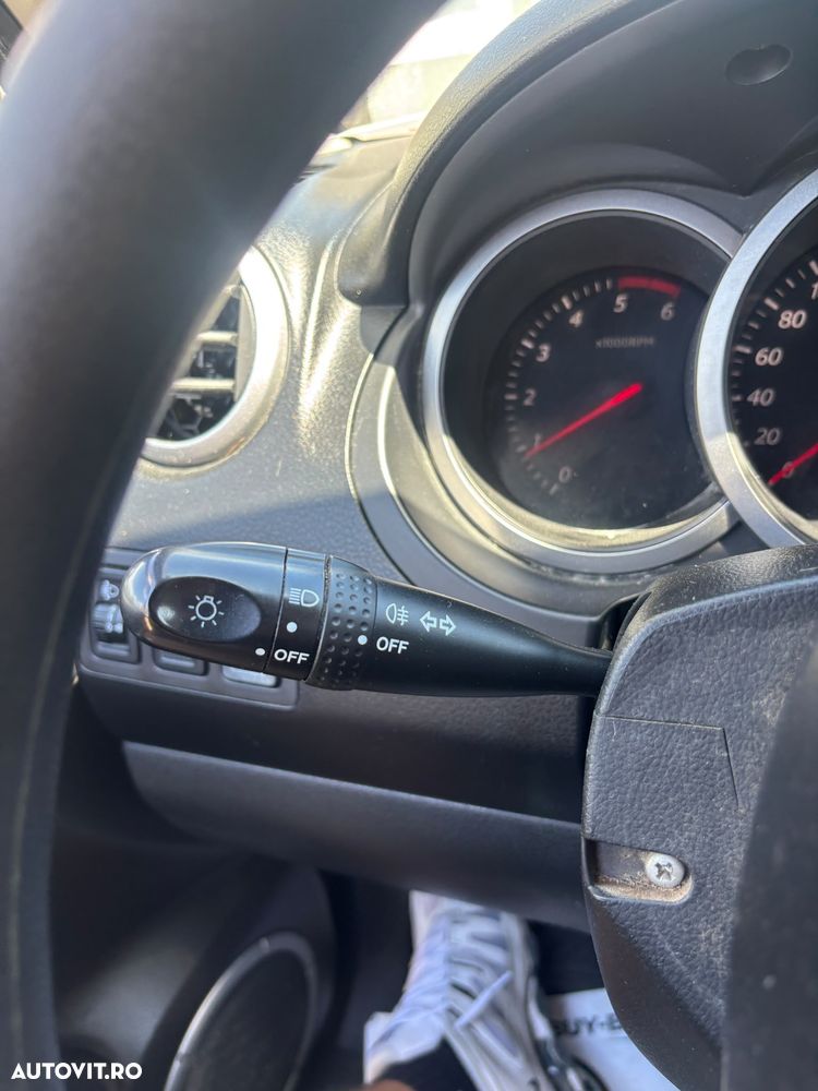 Suzuki Grand Vitara 1.9 DDiS Comfort + DPF Family - 21