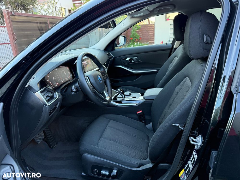 BMW Seria 3 330e xDrive Aut. Advantage - 14